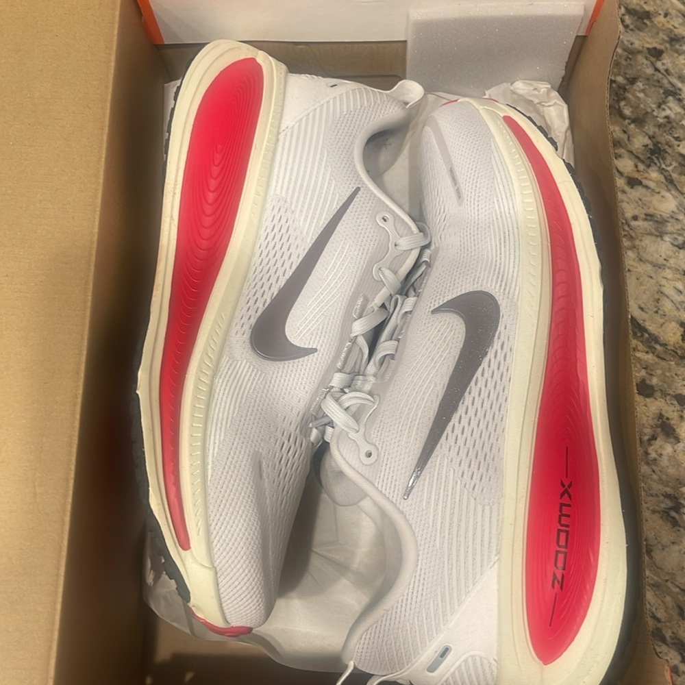 Nike Vomero 18 “lightly worn”